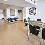 The Onyx - Sea View 5 *