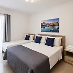 The Onyx - Sea View 5 아파트