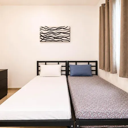The Onyx - Sea View 5