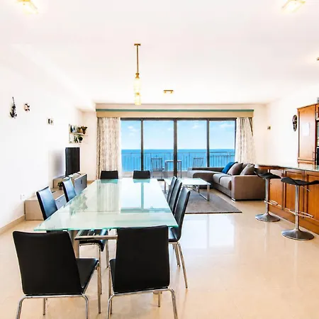 The Onyx - Sea View 5