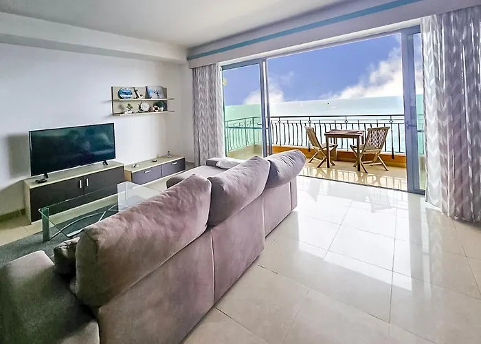 Апартаменты Modern Seafront 3-bedroom With Spectacular Views Слима