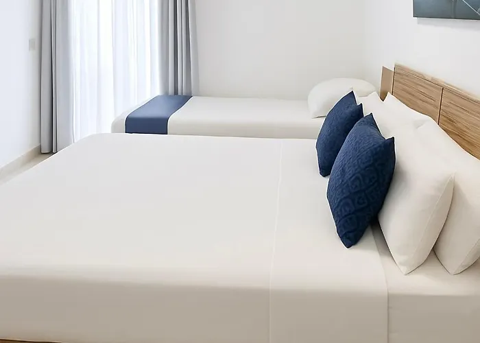 Апартаменты Modern Seafront 3-bedroom With Spectacular Views Слима