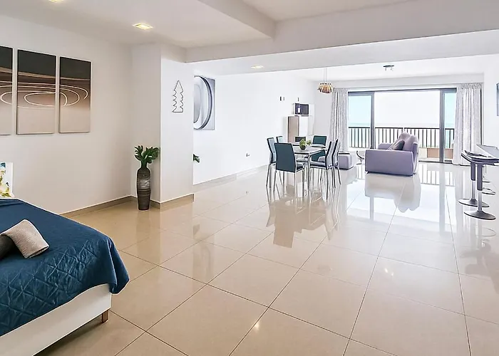 Appartement Modern Seafront 3-bedroom With Spectacular Views